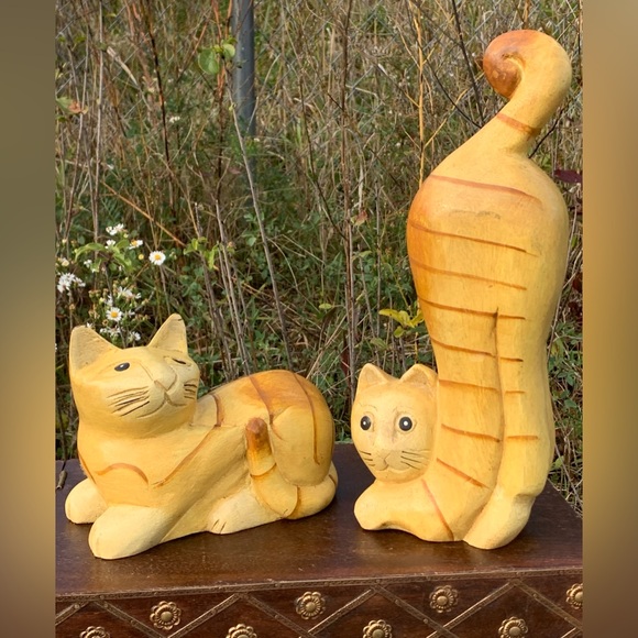 Set of 2 Artisan Folk Art Carved Solid Wooden Vintage Striped Cat Figurines - Picture 11 of 16